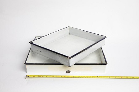 Tray in Enamel Large  (priced individually)